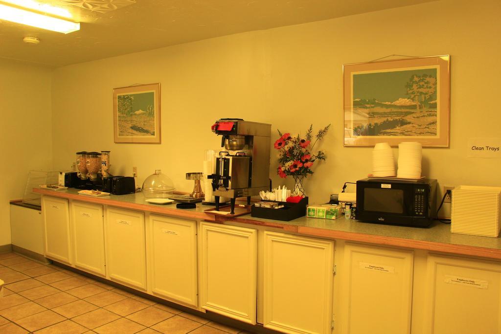 Sunrise Motor Inn Cody Esterno foto