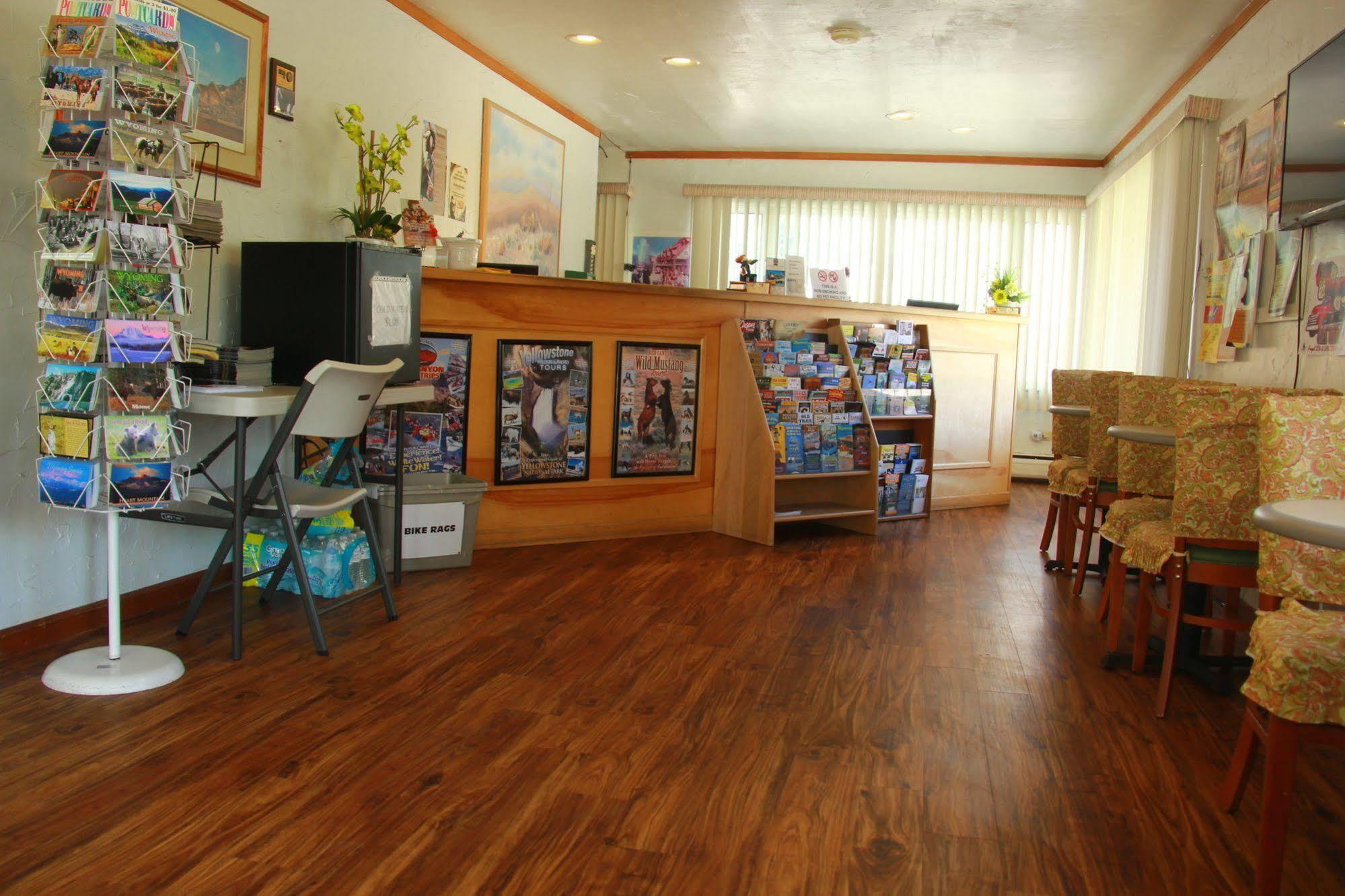 Sunrise Motor Inn Cody Esterno foto