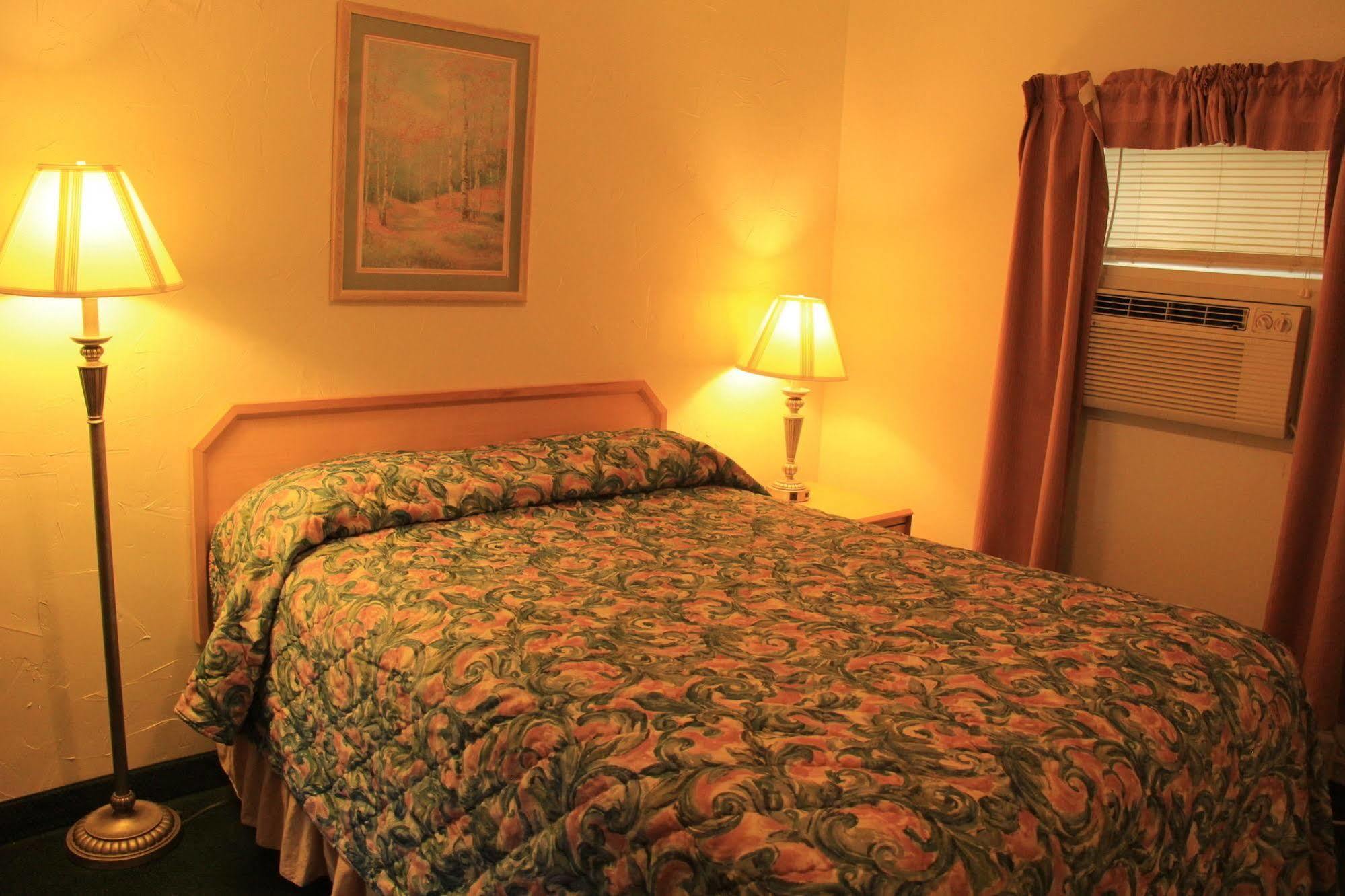 Sunrise Motor Inn Cody Esterno foto
